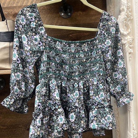 American Eagle Smocked Peplum Top – Floral Print Puff Sleeve – Size Small NWT - Picture 3 of 11